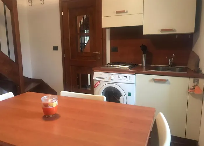 아파트 Just Close To The In *