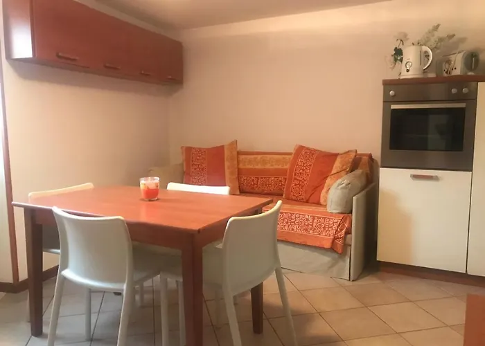 아파트 Just Close To The In *